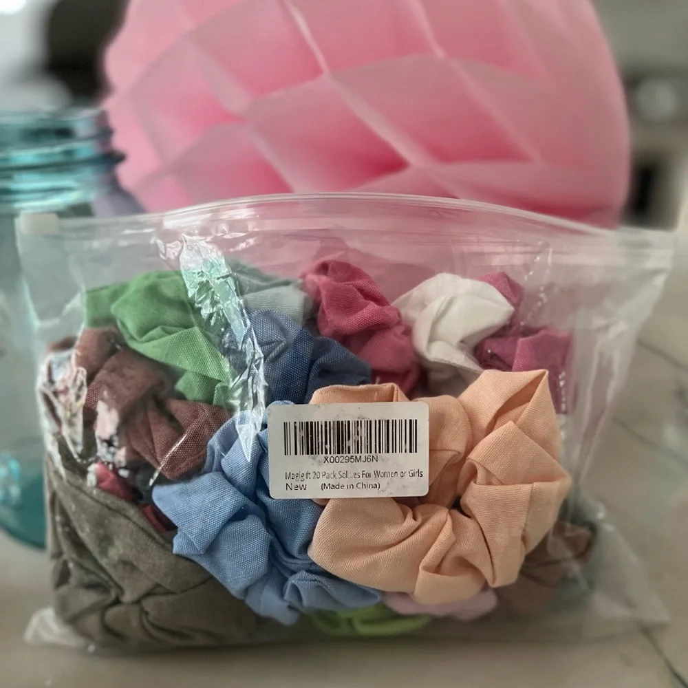 Hair scrunchies bag of assorted colors . Qty 18 NWT